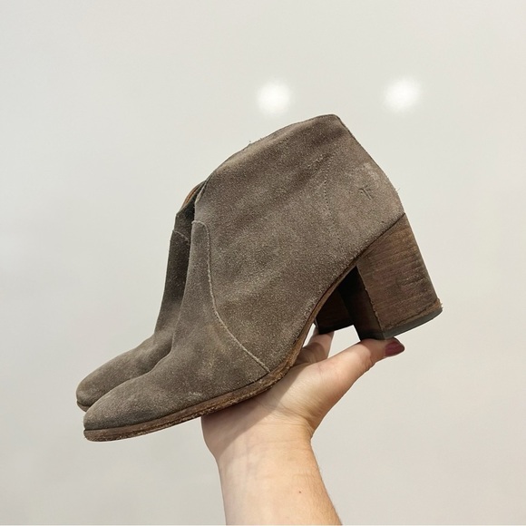 Frye Nora Zip Ankle Heeled Booties - Picture 14 of 14